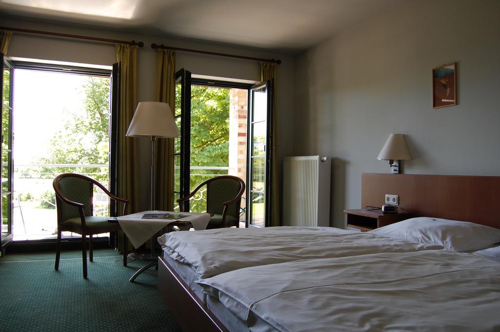 Gutshaus Redewisch Hotel & Restaurant Boltenhagen  Eksteriør bilde
